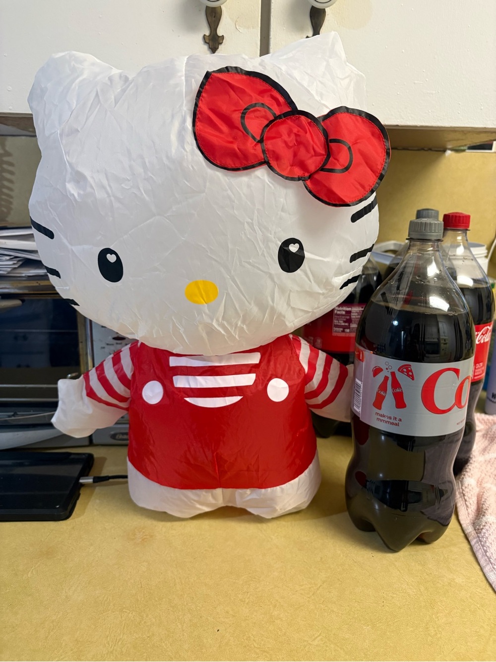 Hello Kitty Inflatable - Picture 2 of 7